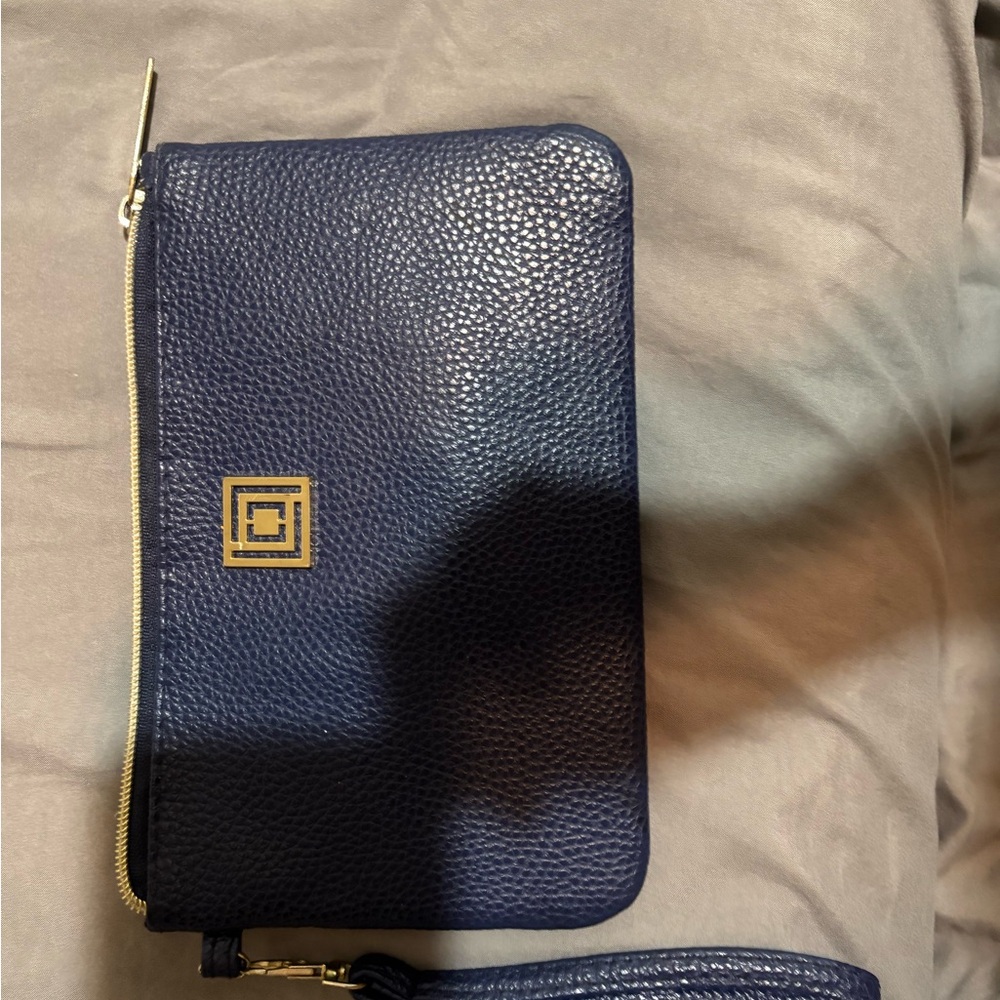 Liz Claiborne Navy Pebbled Leather charging Wristlet Clutch with Gold Accent